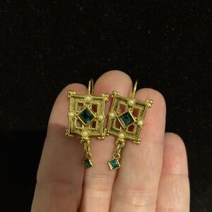 Vintage Edgar Berebi gold toned emerald and pearl earrings